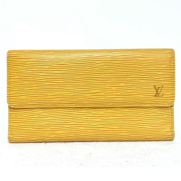 Louis Vuitton EPI Leather Wallet Firm already discounted - Picture 14 of 16